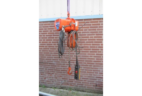 Kettingtakel 1000 kilo - hefhoogte 300 cm - 3 fase 400 V. Used